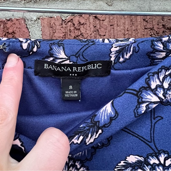 Banana Republic Cobalt Blue Black and White Floral High Waisted Pencil Skirt - Picture 3 of 3